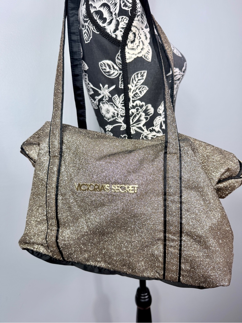 Victoria’s Secret black/ gold sparkle glitter full zip duffel tote size large